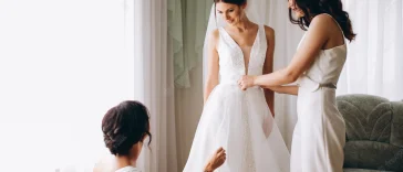 bride with bridesmaids preparing wedding 1303 11619